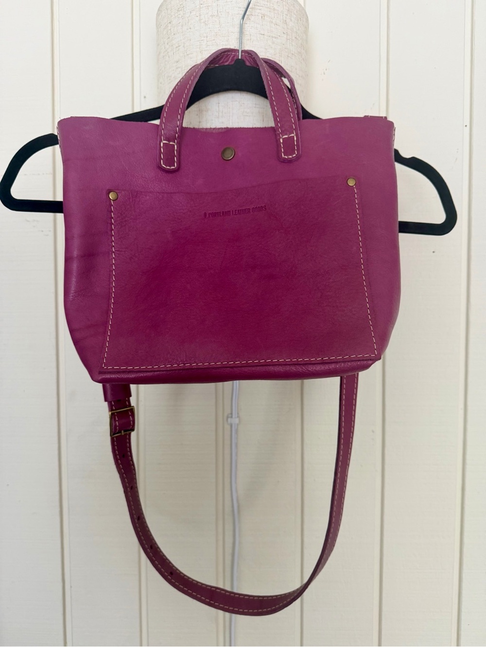 NWT Portland Leather Goods Crossbody Snap Tote - Vibrant Berry Pink Magenta - Picture 2 of 11